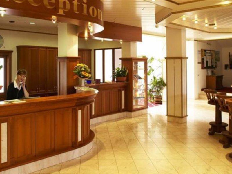 Goldener Loewe Hotel Санкт Йохан ин Тирол Екстериор снимка